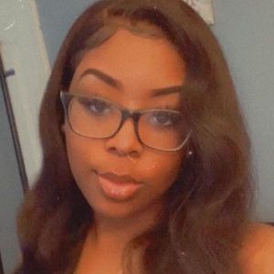 Meet your Posher, Daronica